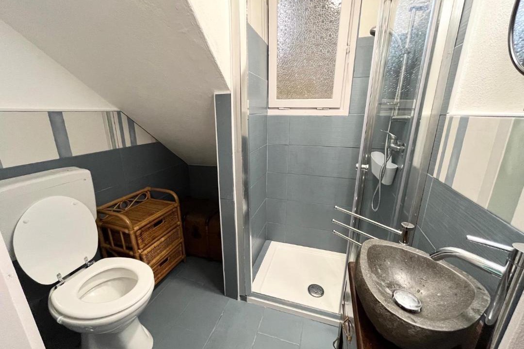 Photo of Bathroom in Berzo Demo