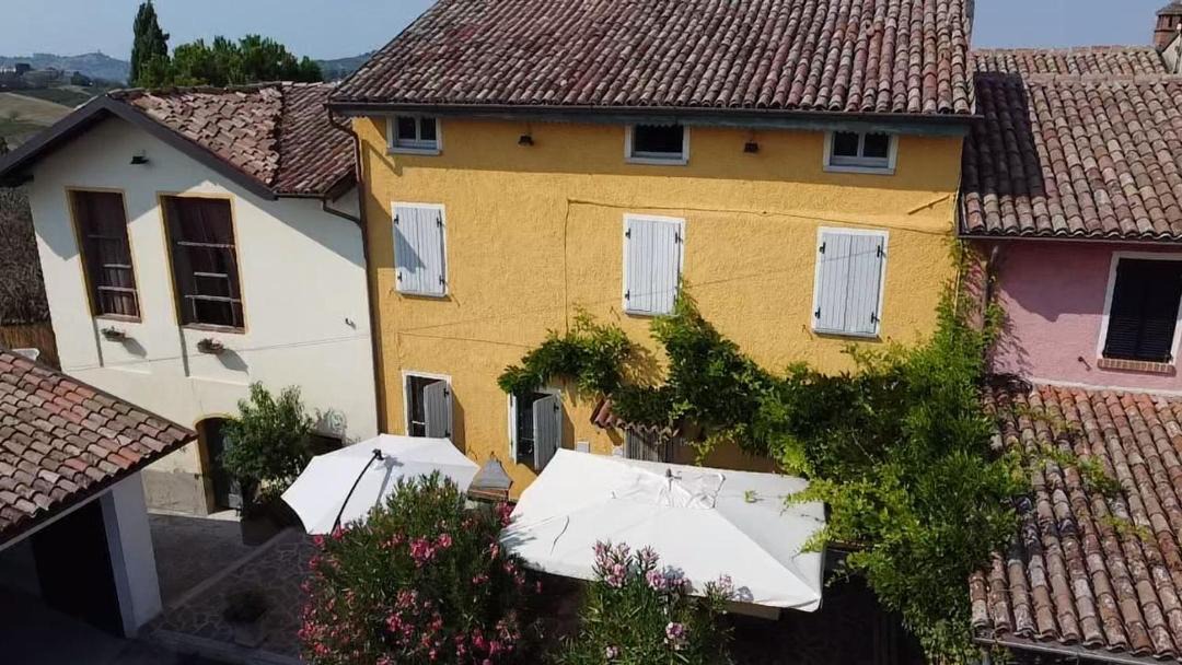 Photo of Buildings in Montecalvo Versiggia