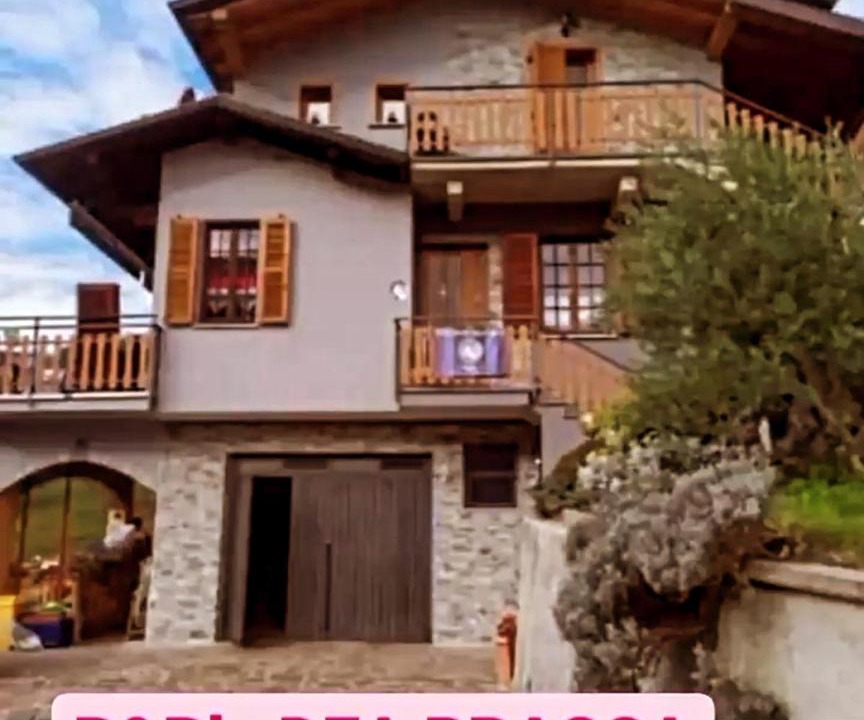 Photo of Others in Bracca