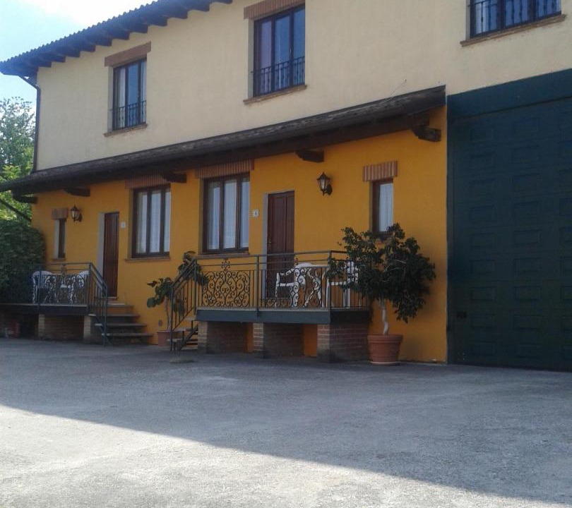 Photo of Buildings in Montecalvo Versiggia