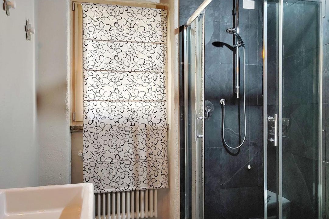 Photo of Bathroom in Calozzo