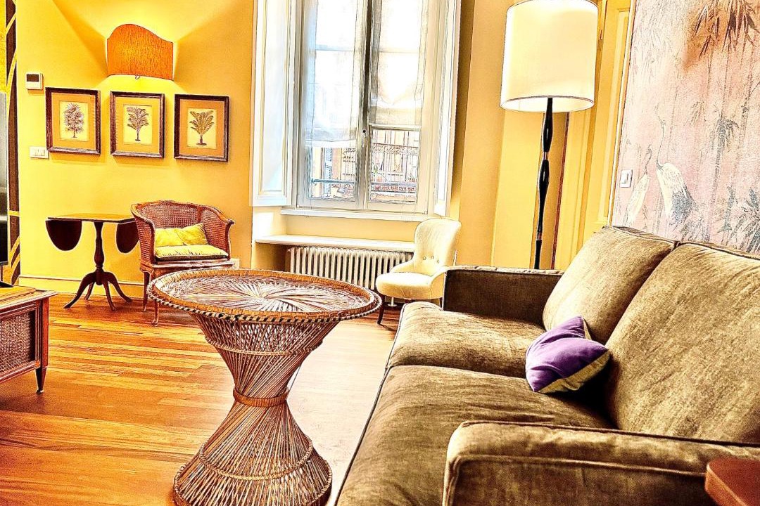 Photo of Livingroom in Magenta