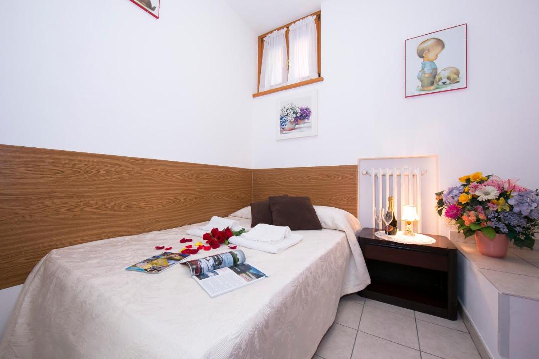 Photo of Bedroom in Colonno