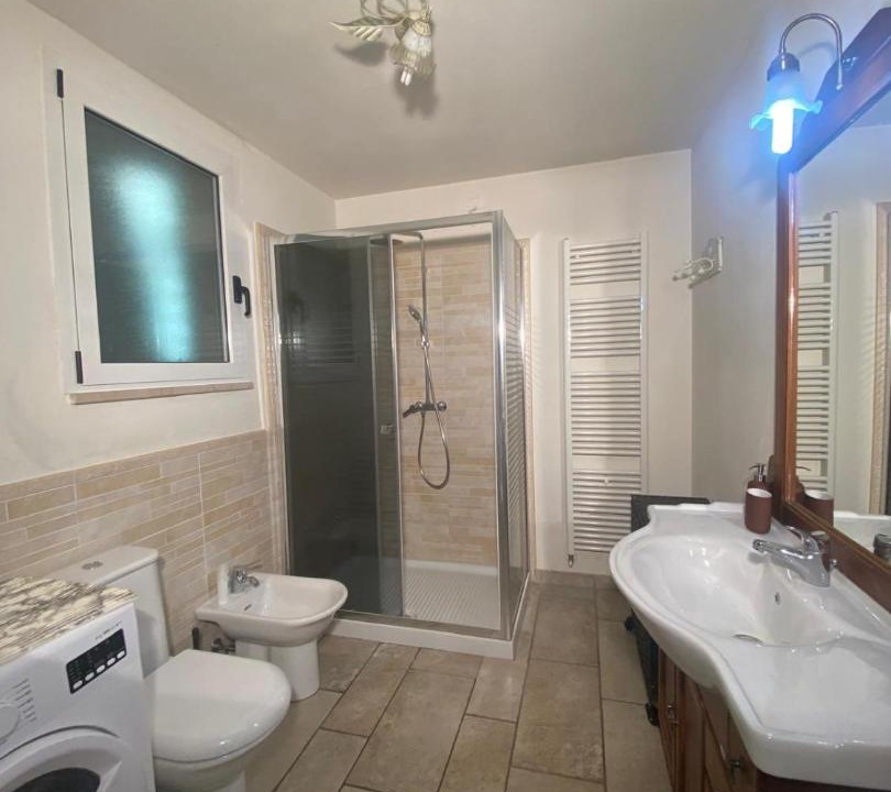 Photo of Bathroom in Roe