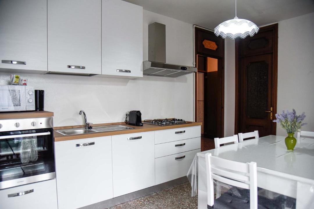 Photo of Kitchen in Roe