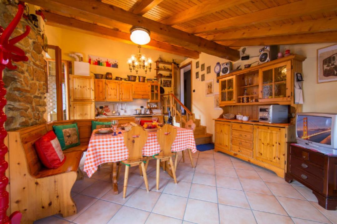 Photo of Livingroom in Brusimpiano
