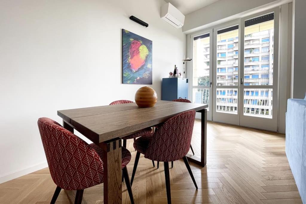 Photo of Livingroom in Tricolore