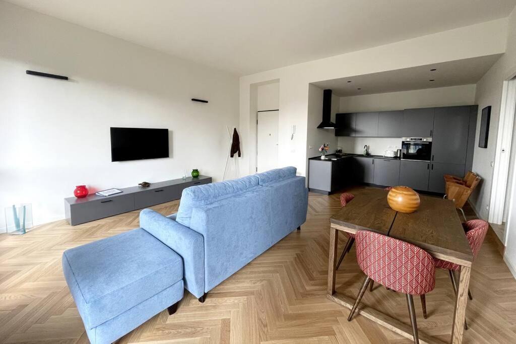 Photo of Livingroom in Tricolore