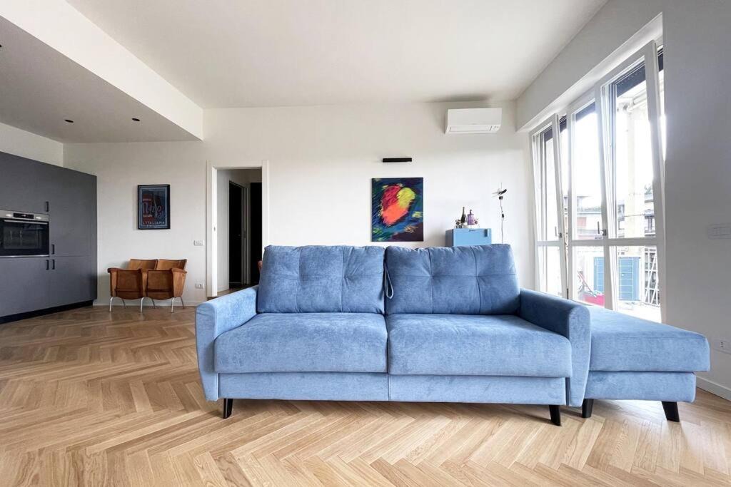 Photo of Livingroom in Tricolore