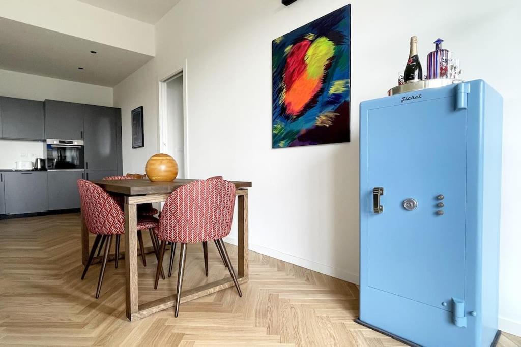 Photo of Livingroom in Tricolore