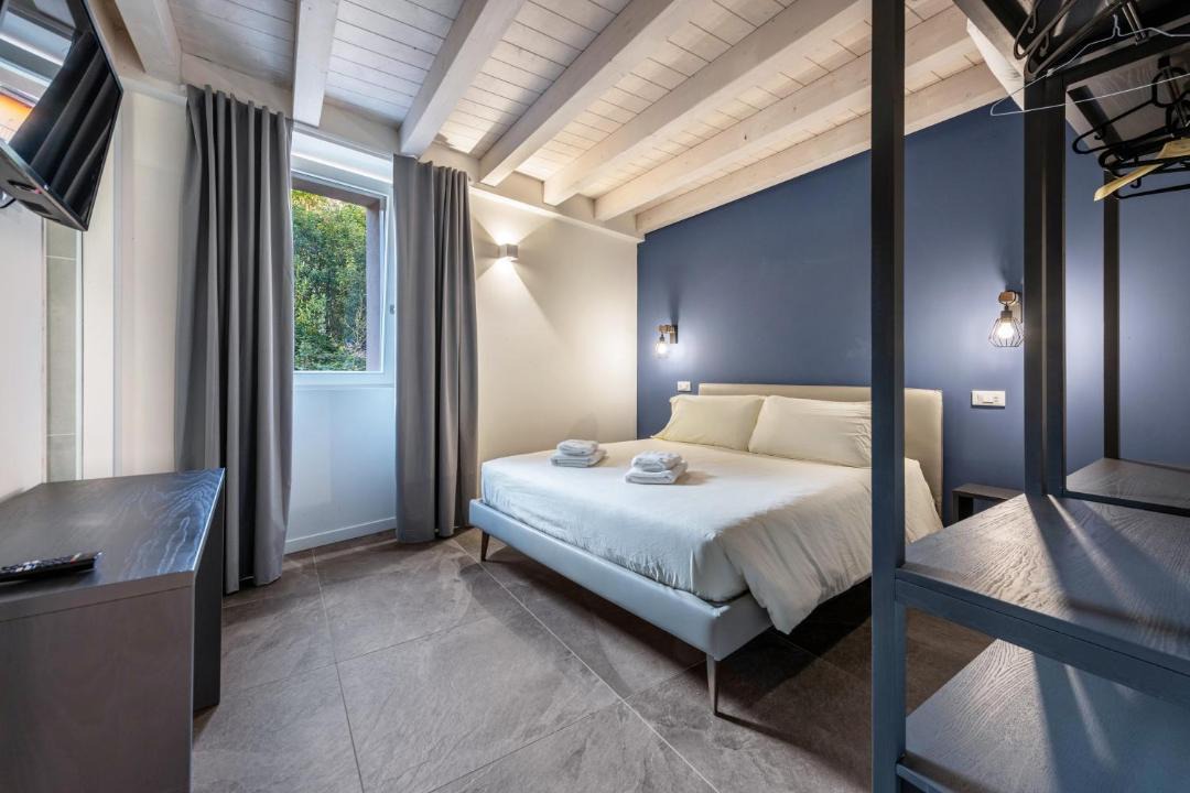 Photo of Bedroom in Toscolano Maderno