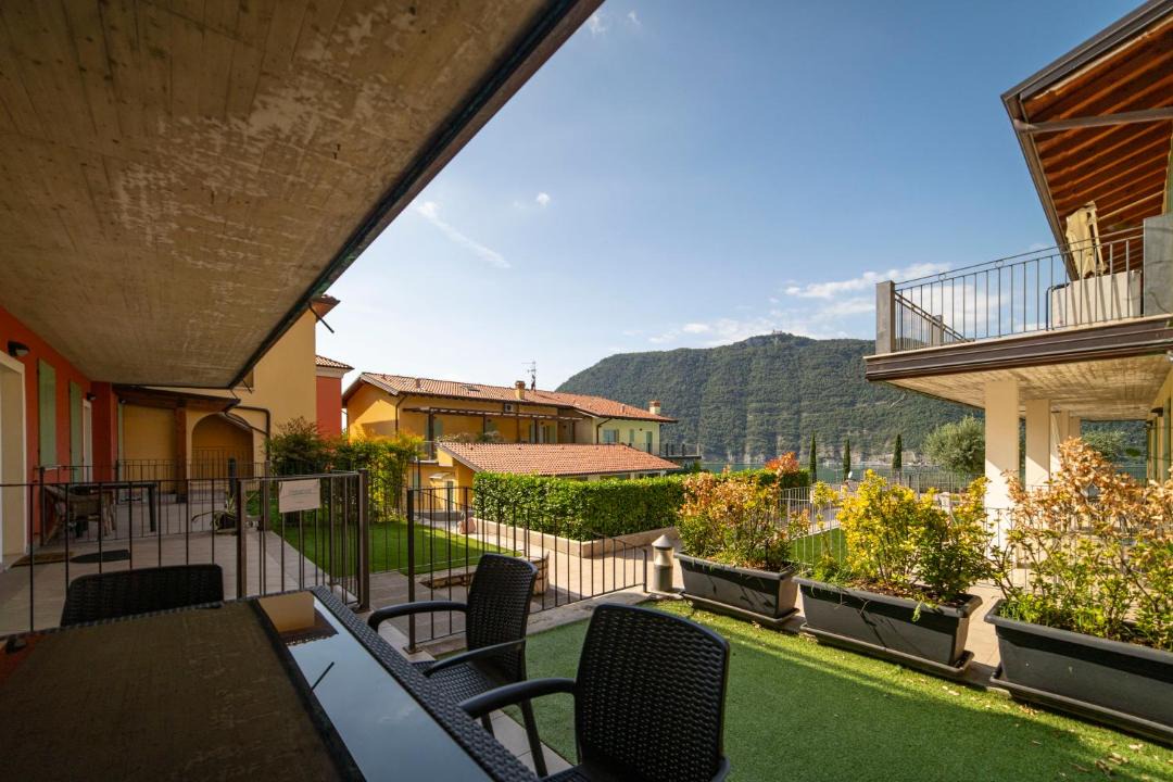 Photo of Patio Balcony in Sale Marasino
