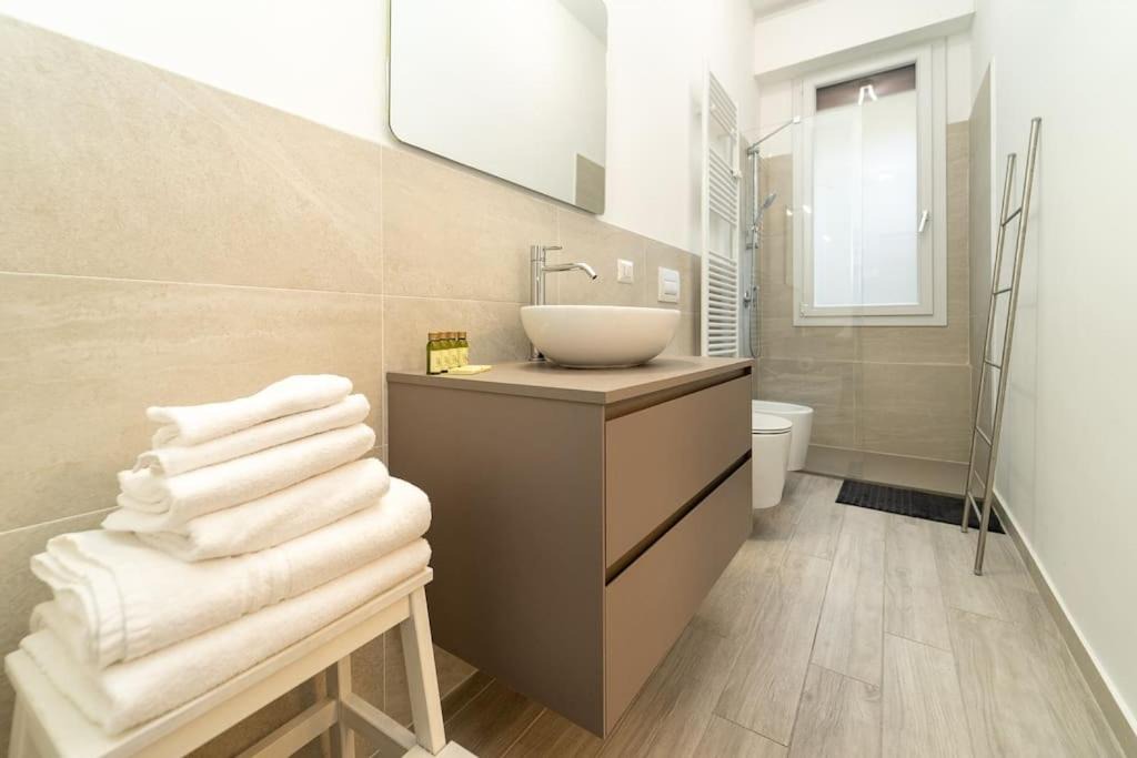 Photo of Bathroom in Tricolore