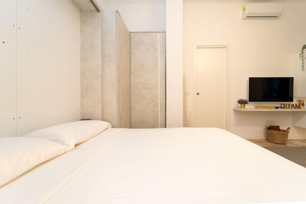 Photo of Bedroom in Tricolore