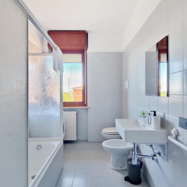 Photo of Bathroom in Crema