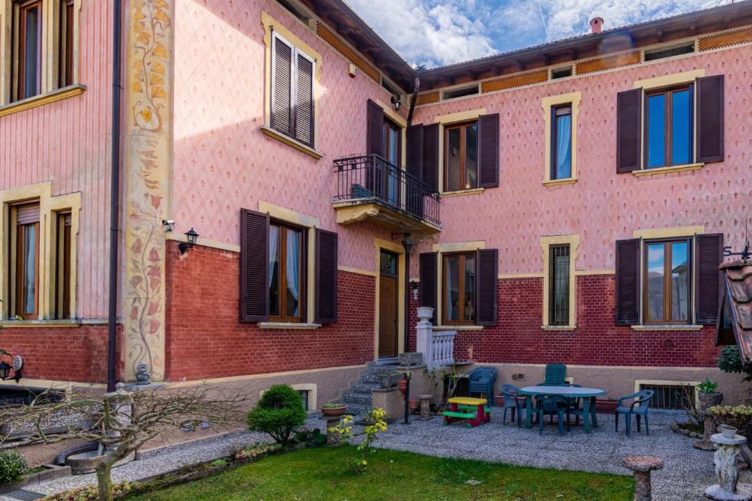 Photo of Buildings in Porto Ceresio