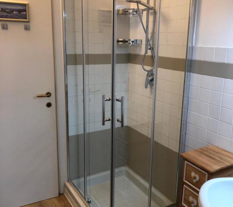Photo of Bathroom in Marone