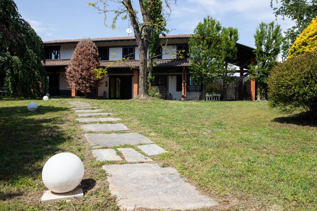 Photo of Buildings in Vergiate