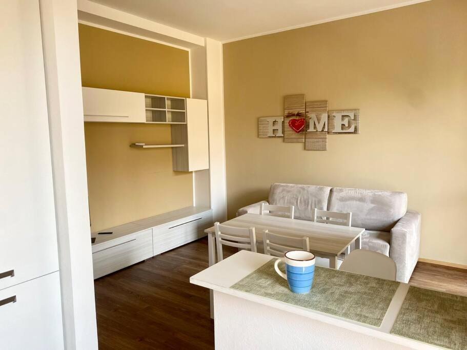Photo of Livingroom in Downtown