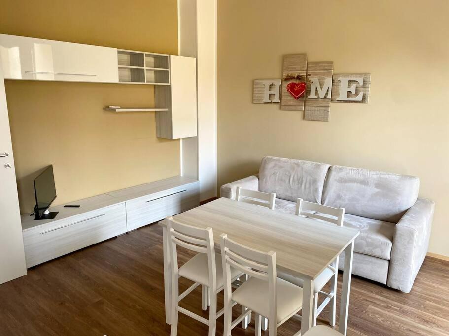 Photo of Livingroom in Downtown