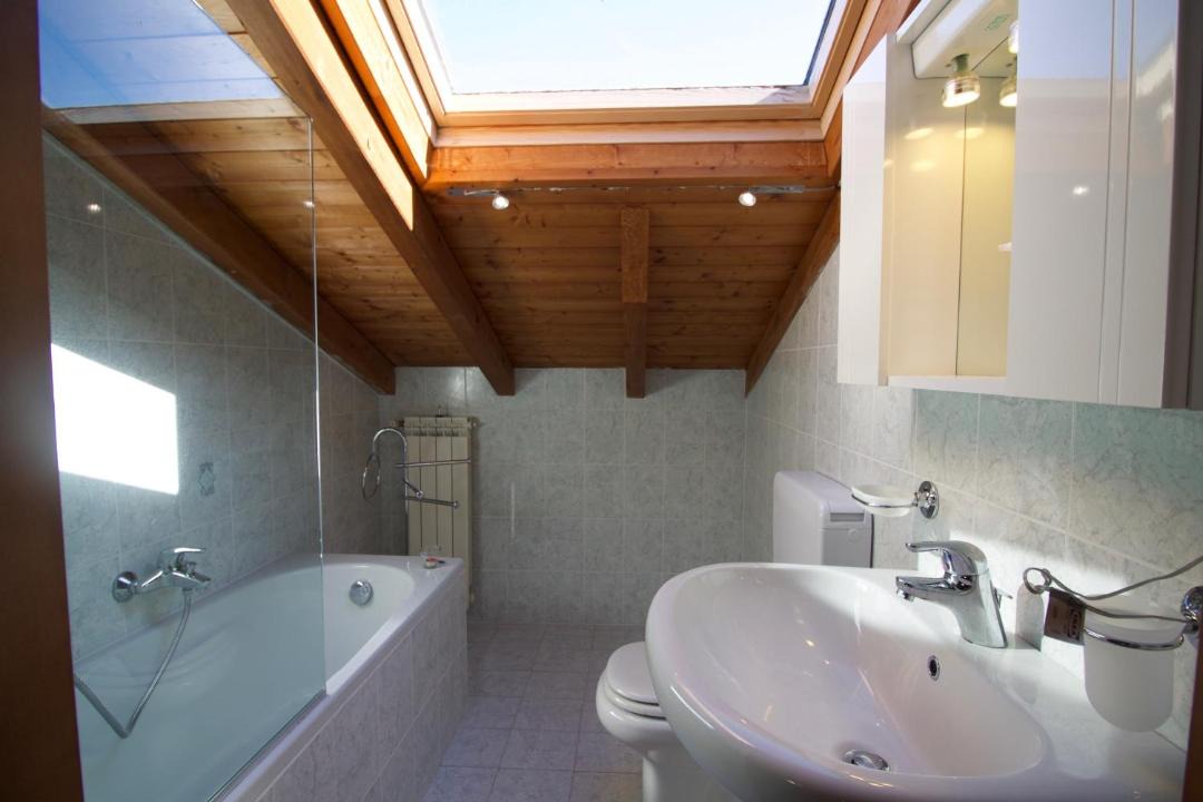 Photo of Bathroom in Poppino