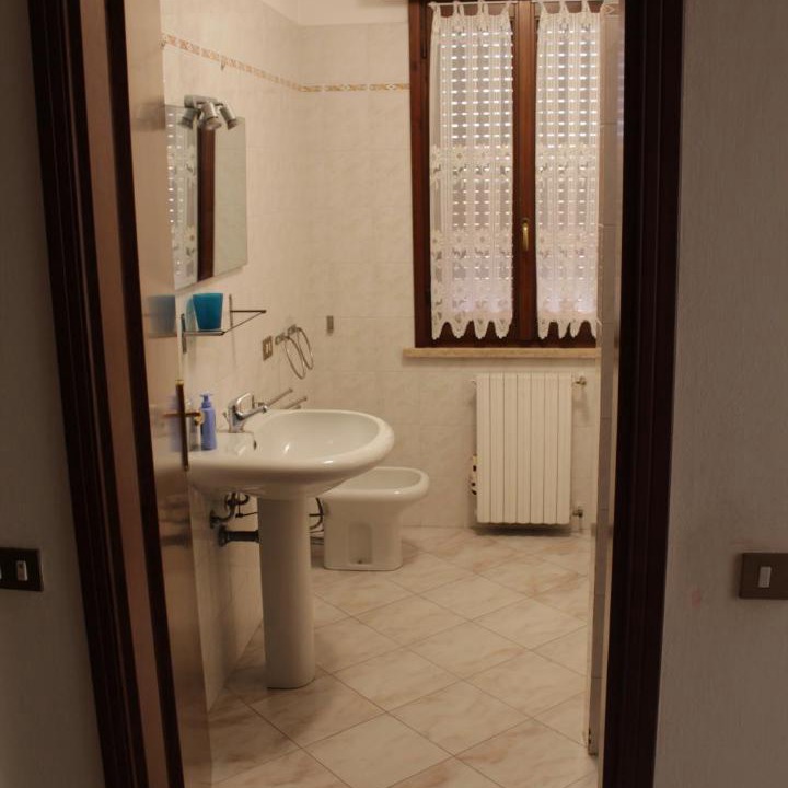 Photo of Bathroom in Curtatone