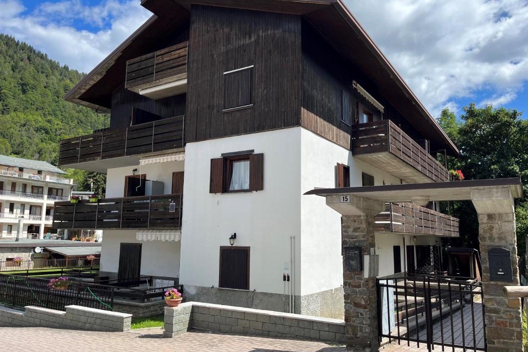 Photo of Buildings in Aprica