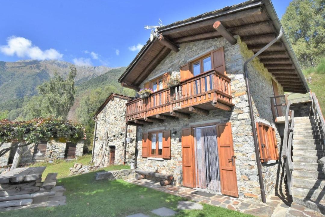 Photo of Buildings in Mello