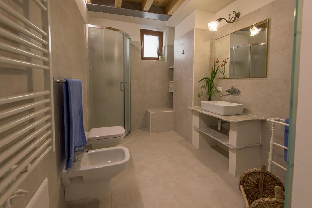 Photo of Bathroom in Marone