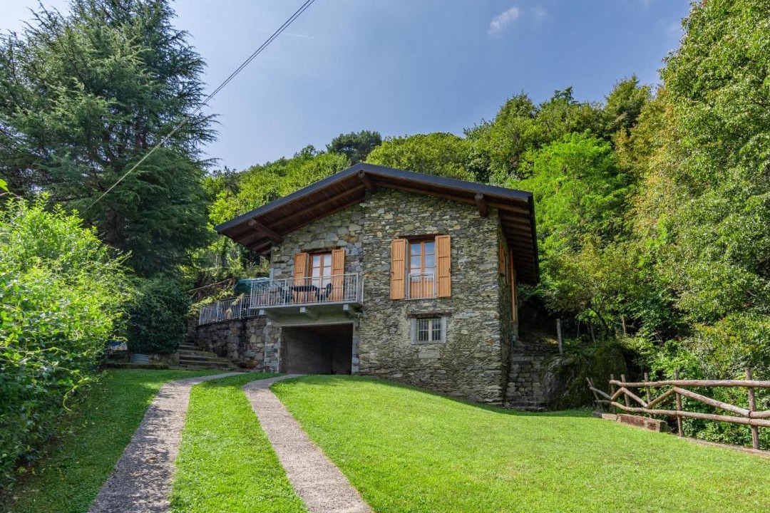 Photo of Buildings in Pianello del Lario
