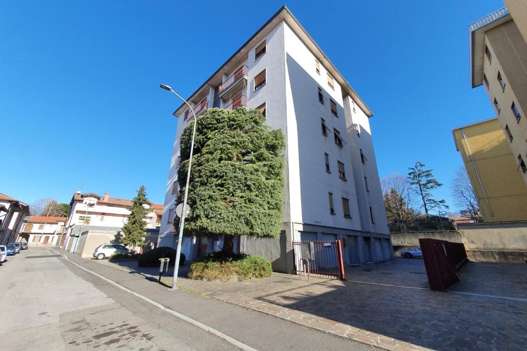 Photo of Buildings in Meda