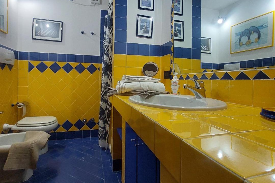 Photo of Bathroom in Marone