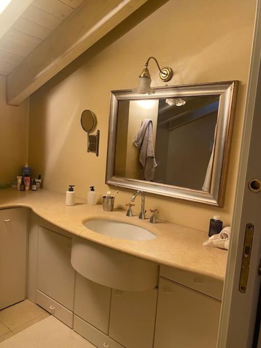 Photo of Bathroom in Crema