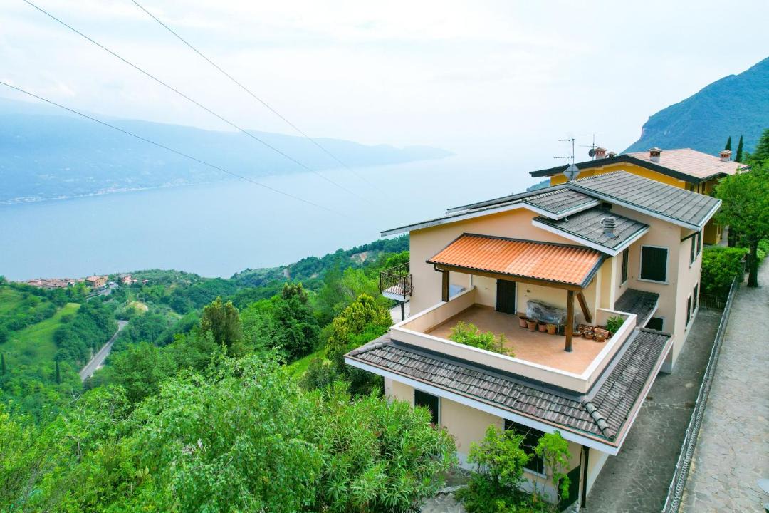 Photo of Buildings in Aer