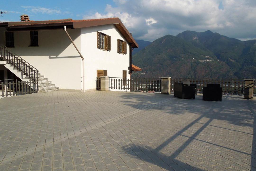 Photo of Buildings in Costa Volpino
