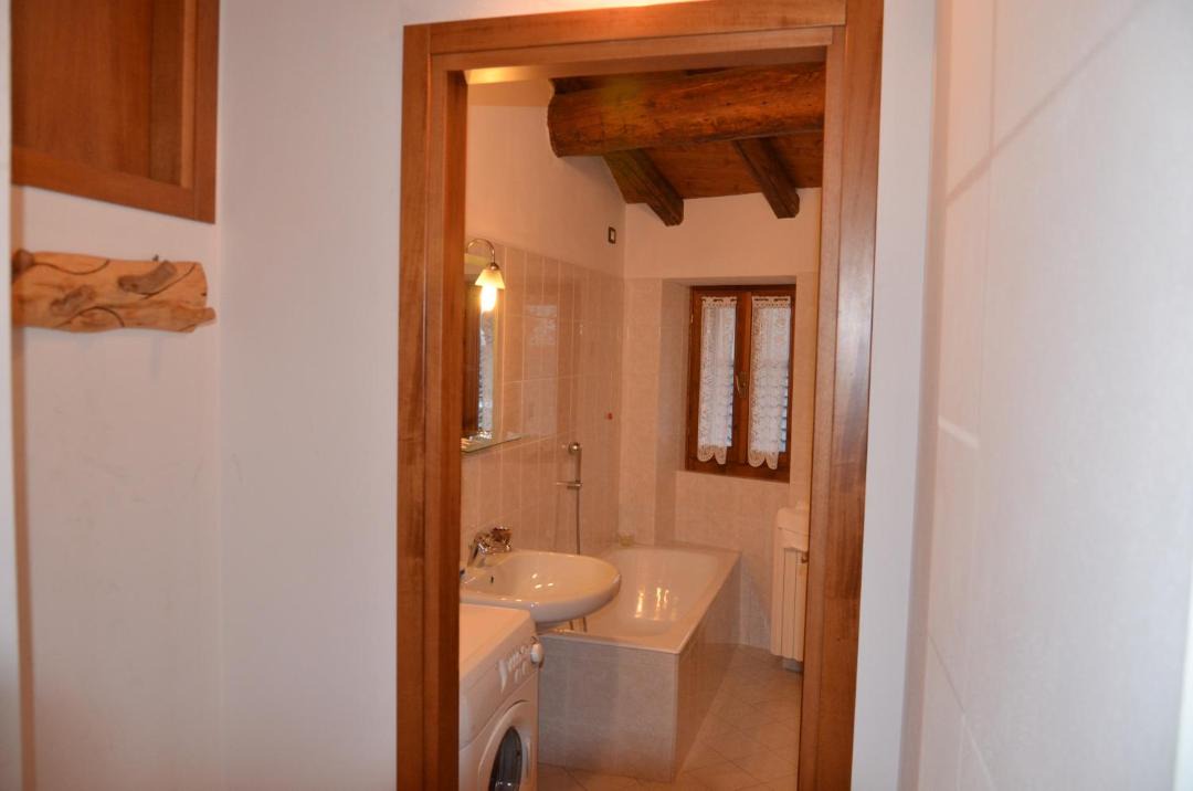 Photo of Bathroom in Ornica