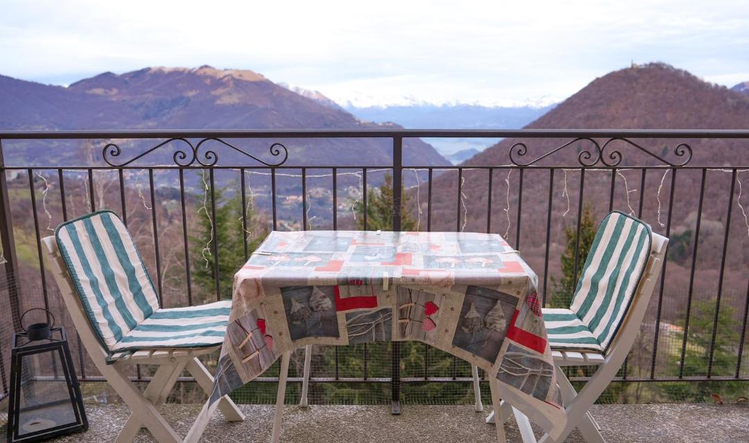 Photo of Patio Balcony in Casasco d'Intelvi