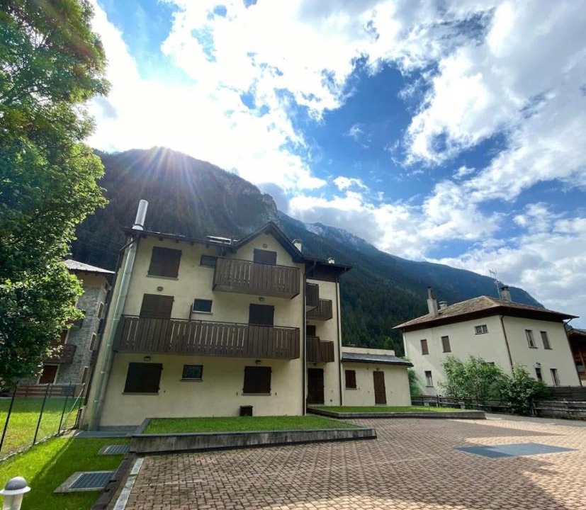 Photo of Buildings in Cepina