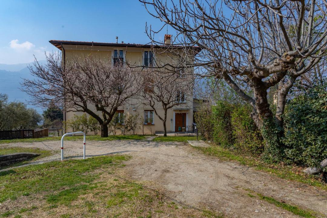 Photo of Buildings in Lierna