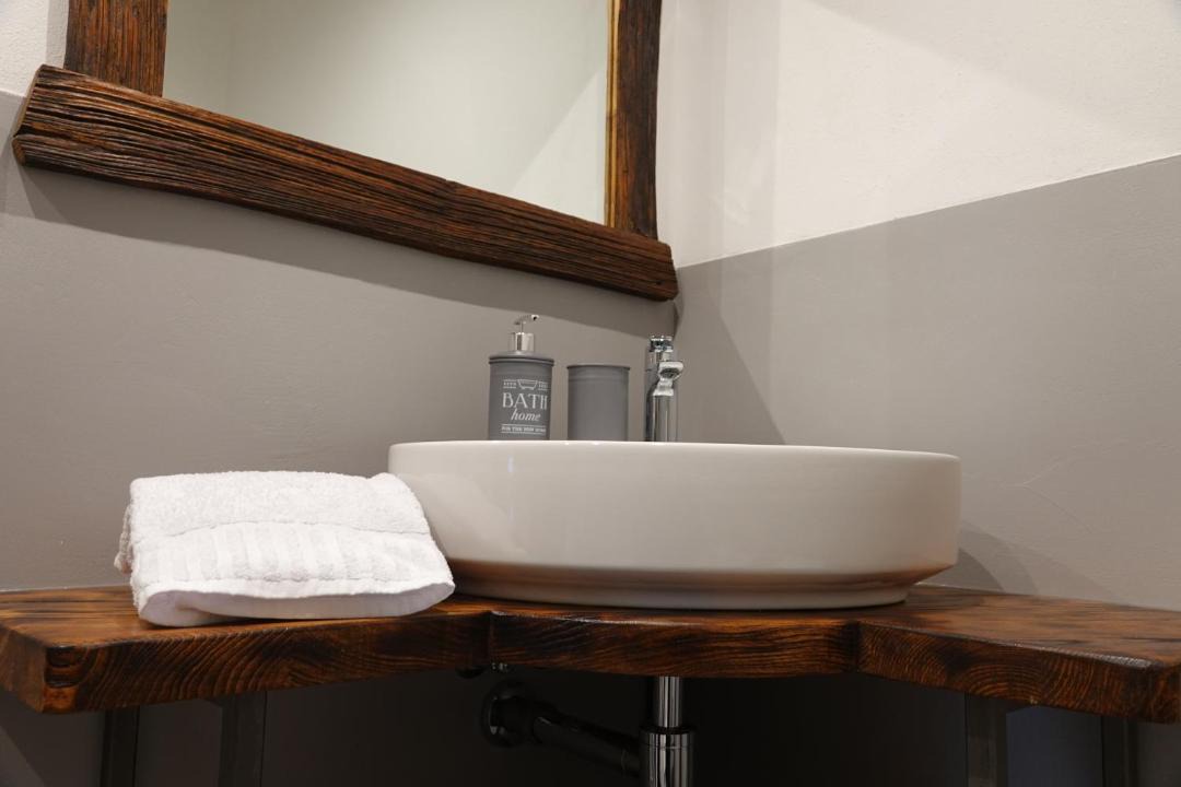 Photo of Bathroom in Calozzo