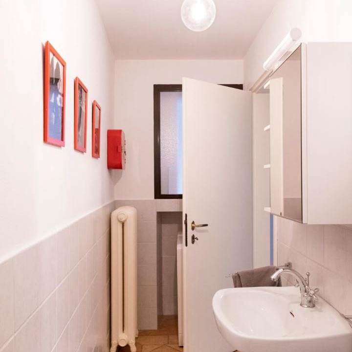 Photo of Bathroom in Crema