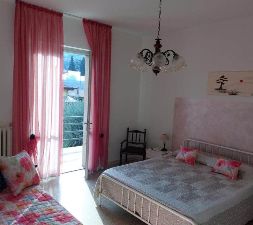 Photo of Bedroom in Toscolano Maderno