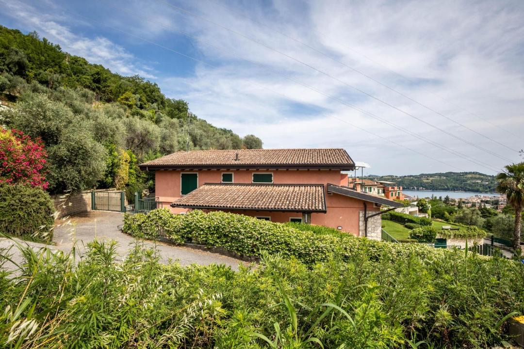 Photo of Buildings in Renzano