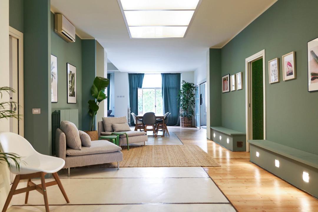 Photo of Livingroom in Magenta
