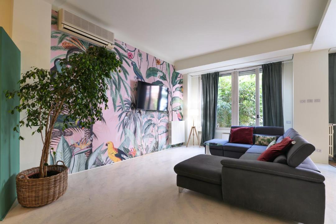 Photo of Livingroom in Magenta