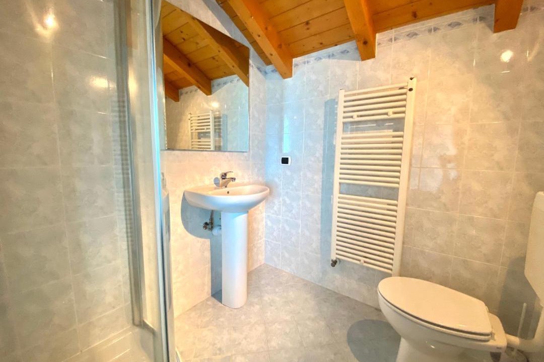 Photo of Bathroom in Angera