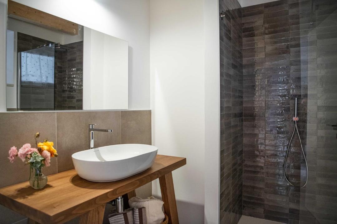 Photo of Bathroom in Roe Volciano