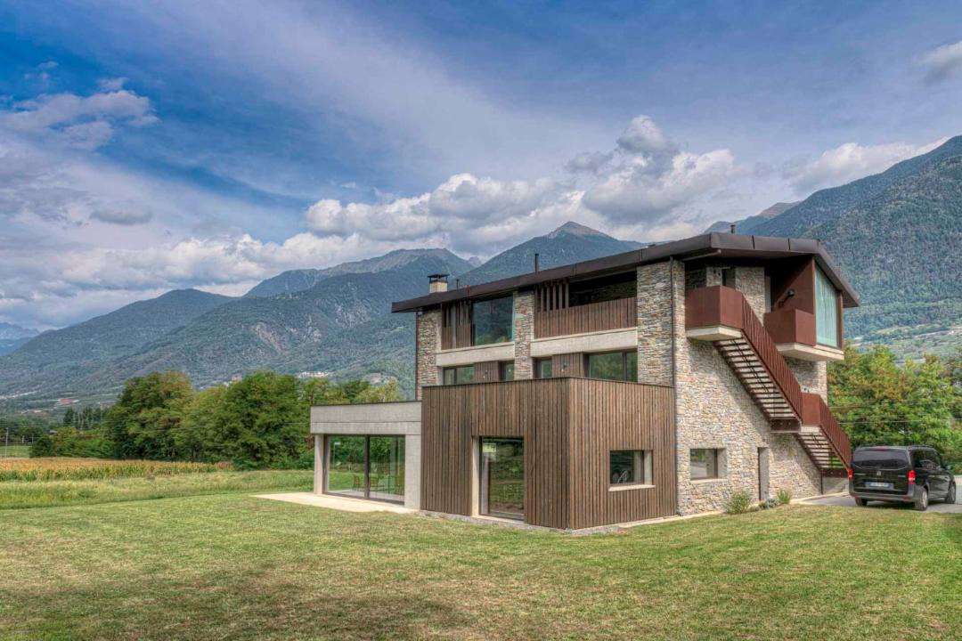 Photo of Buildings in Caiolo