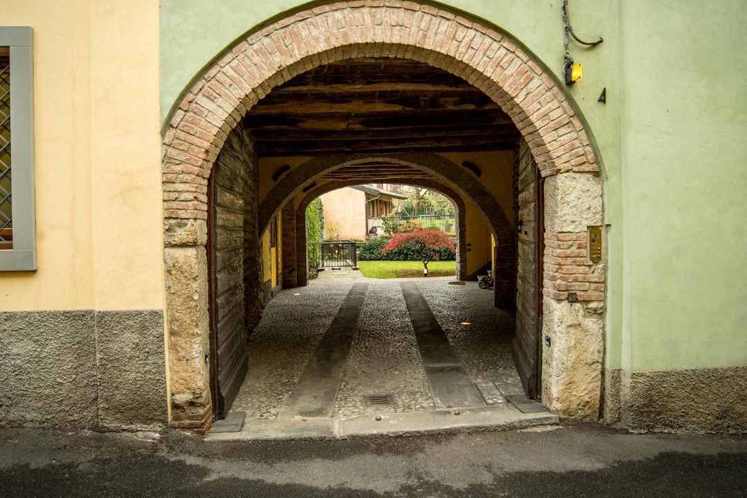 Photo of Others in Lonno