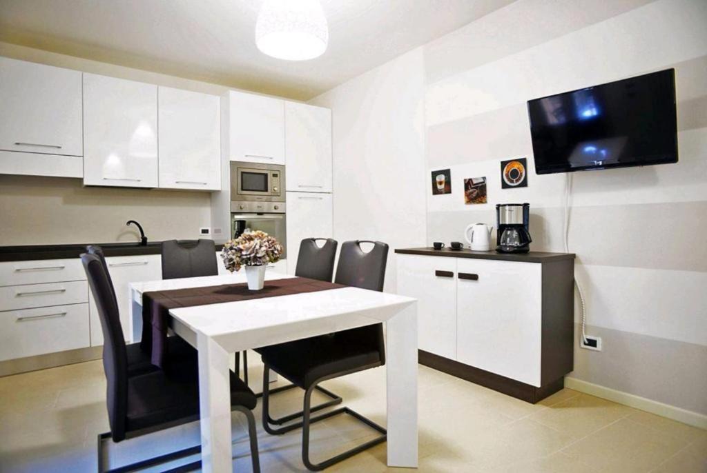 Photo of Kitchen in Lovere Old Town